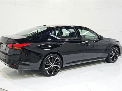 Certified 2025 Nissan Altima 2.5 SR FWD image 8