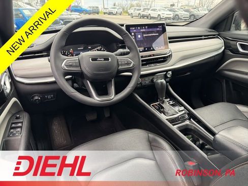 Used 2023 Jeep Compass Limited image 11