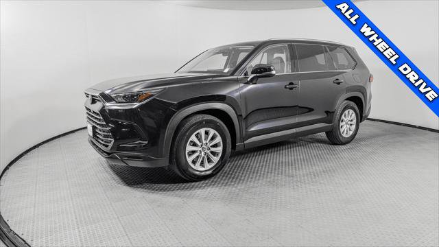 Used 2025 Toyota Grand Highlander AWD image 2