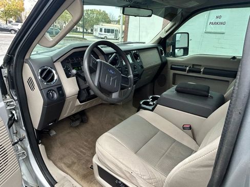 Used 2008 Ford F250 XLT image 9