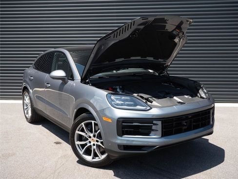 Certified 2026 Porsche Cayenne Coupe AWD/4WD image 35