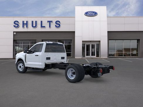 New 2025 Ford F350 XL w/ XL Chrome Package image 4