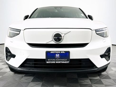 Used 2023 Volvo C40 P8 Recharge Ultimate image 3