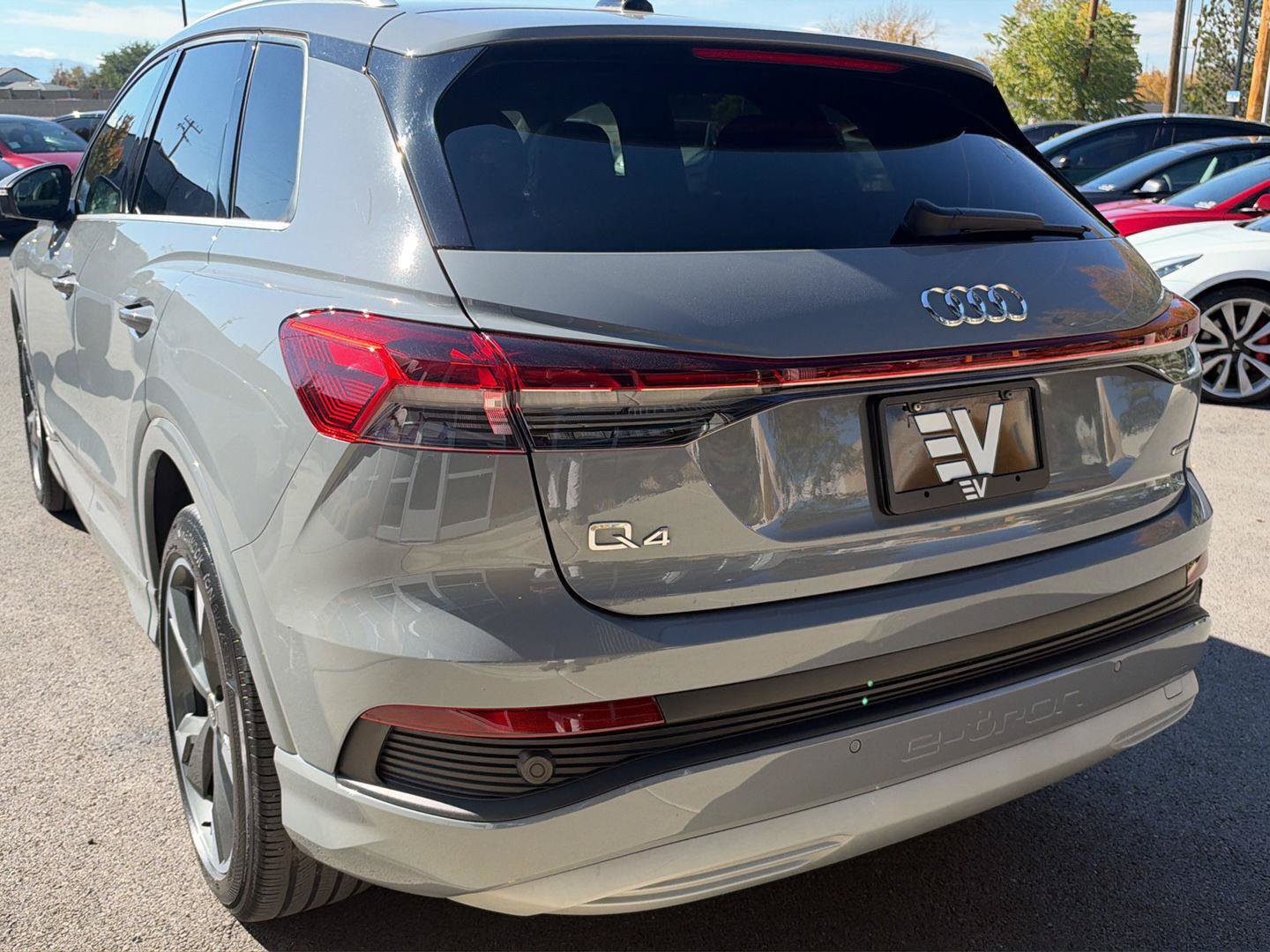 Used 2022 Audi Q4 e-tron Premium w/ Convenience Package AWD/4WD image 6