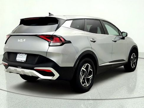 Used 2025 Kia Sportage LX FWD image 5