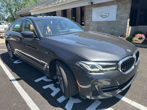 Used 2022 BMW 530i xDrive w/ Convenience Package AWD/4WD image 4