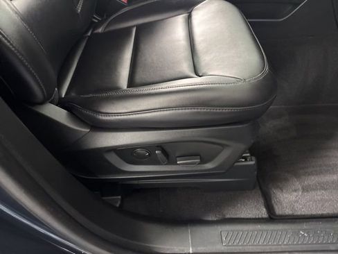 Used 2023 Ford Explorer XLT w/ Equipment Group 202A AWD/4WD image 29