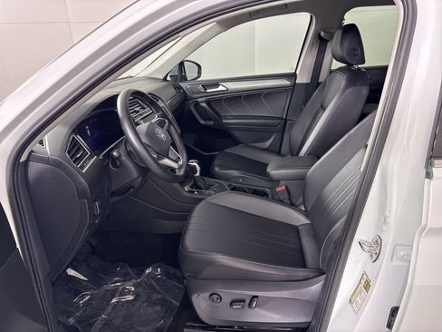 Used 2024 Volkswagen Tiguan SE FWD image 26