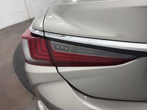 Used 2020 Lexus ES 350 w/ Premium Package image 13