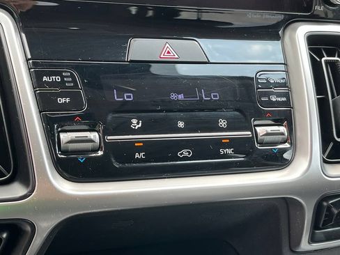 Used 2022 Kia Sorento EX w/ Panoramic Sunroof Package FWD image 22