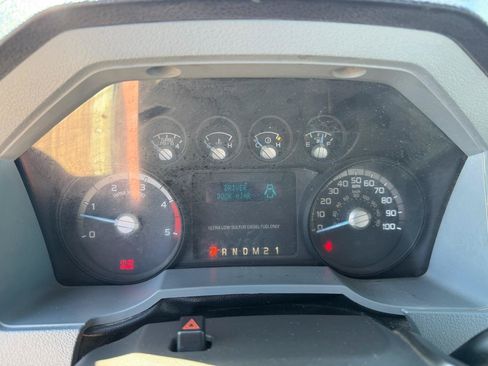 Used 2014 Ford F550 2WD Regular Cab Super Duty image 7