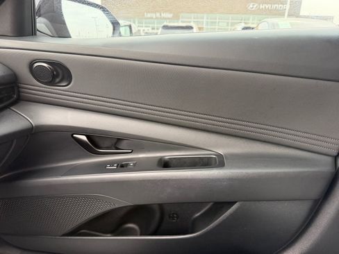 Certified 2025 Hyundai Elantra Sport FWD image 12
