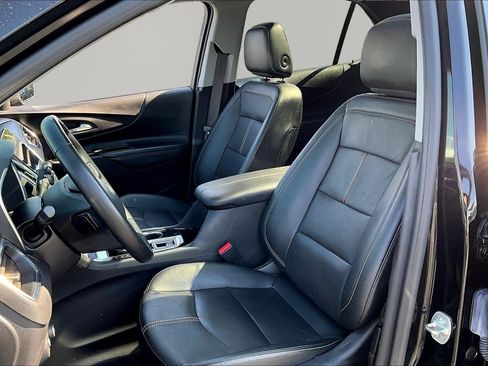 Used 2023 Chevrolet Equinox Premier image 21