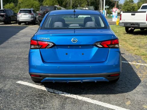 Used 2021 Nissan Versa S FWD image 6