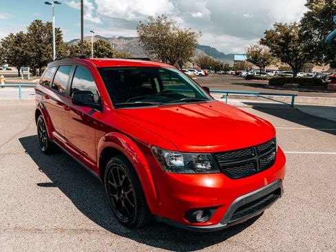 Used 2018 Dodge Journey SXT w/ Connectivity Group FWD image 9