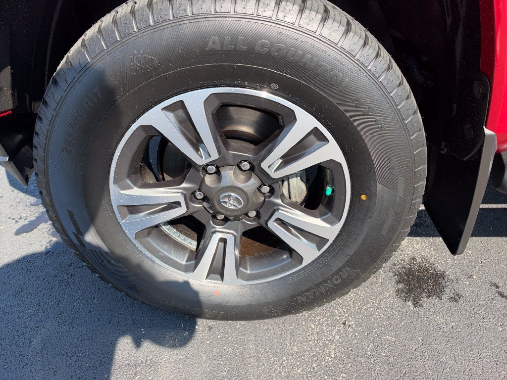 Used 2019 Toyota Tacoma TRD Sport AWD/4WD image 11