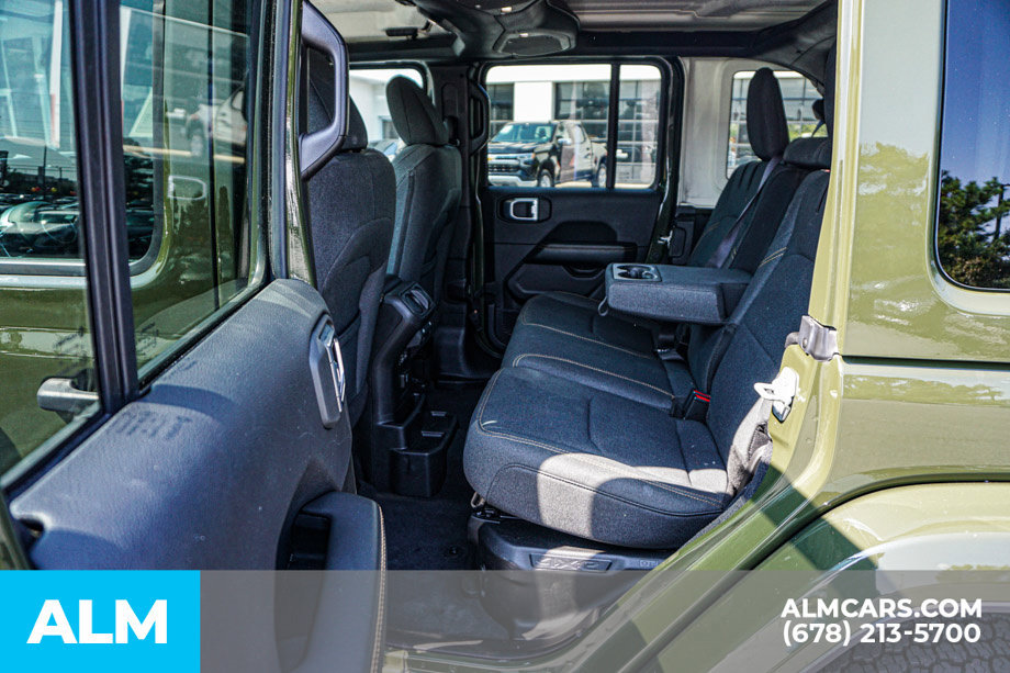 Used 2024 Jeep Wrangler Unlimited Sahara AWD/4WD image 20