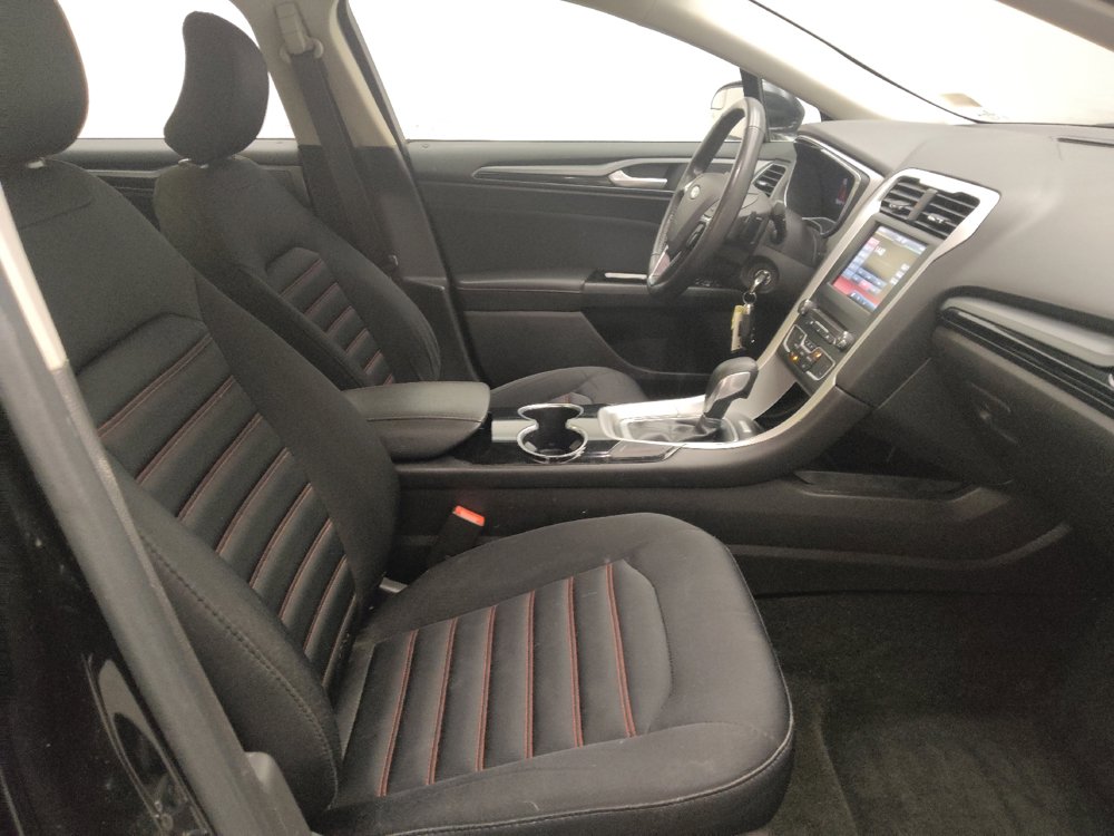 Used 2016 Ford Fusion SE AWD/4WD image 21