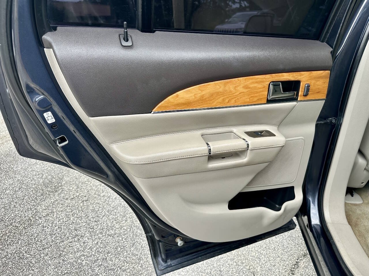 Used 2014 Lincoln MKX AWD w/ Equipment Group 102A image 13