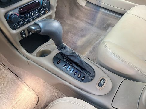 Used 2001 Oldsmobile Intrigue GL w/ Premium Leather Pkg image 36