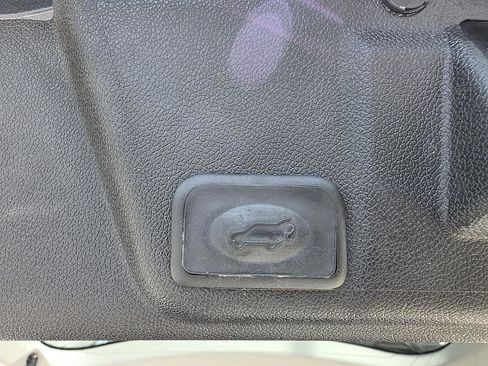 Used 2013 Buick Enclave Premium w/ Trailering Provision Package FWD image 31