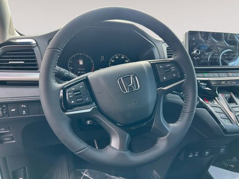 New 2026 Honda Odyssey Touring image 12