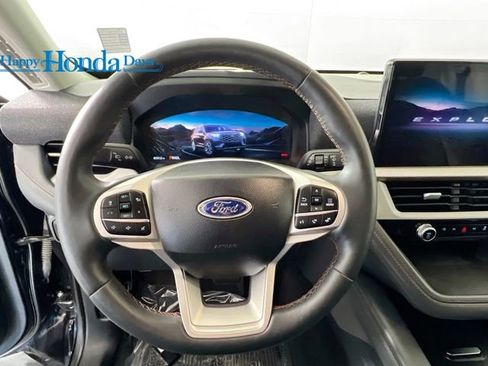 Used 2025 Ford Explorer Active w/ Active Comfort Package image 10