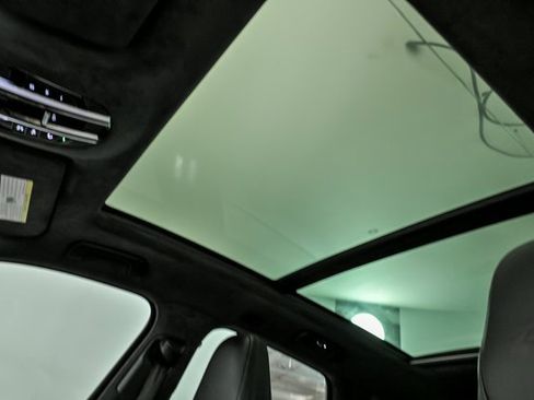 Used 2020 Porsche Cayenne Turbo image 13