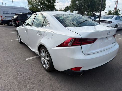 Used 2016 Lexus IS 200t RWD image 9