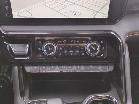 Used 2025 GMC Sierra 1500 AT4 w/ Technology Package image 27