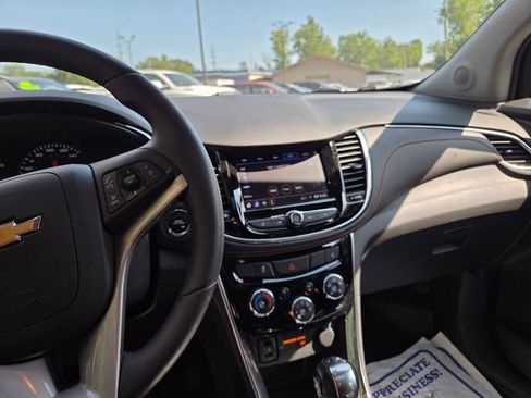 Used 2020 Chevrolet Trax Premier w/ LPO, Cargo Package AWD/4WD image 17
