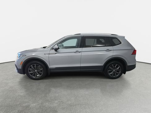 Certified 2022 Volkswagen Tiguan SE w/ Panoramic Sunroof Package image 6