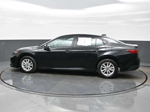 Used 2025 Toyota Camry LE w/ Convenience Package image 3