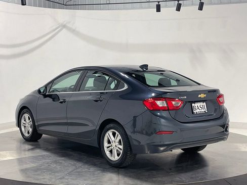Used 2018 Chevrolet Cruze LT w/ Convenience Package FWD image 13