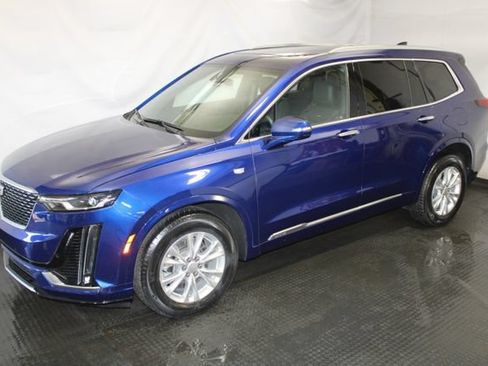 Certified 2023 Cadillac XT6 Luxury AWD/4WD image 2