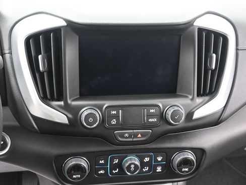 Used 2024 GMC Terrain SLE w/ Driver Convenience Package FWD image 24
