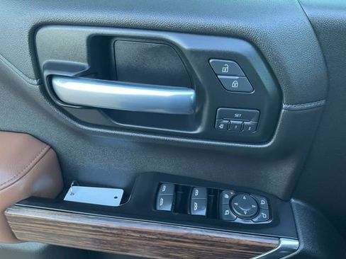 Used 2019 Chevrolet Silverado 1500 High Country w/ Technology Package image 5