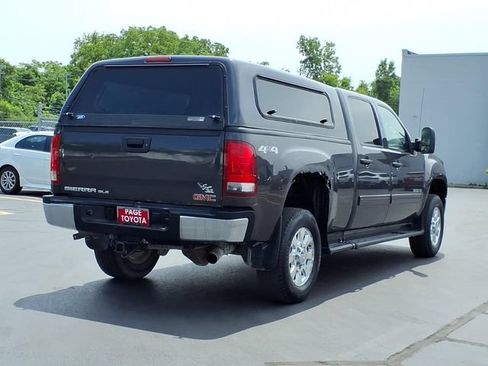 Used 2011 GMC Sierra 2500 SLE w/ SLE Preferred Package AWD/4WD image 4