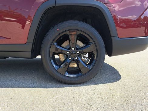 New 2025 Jeep Grand Cherokee L Altitude image 33