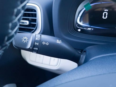 New 2026 Hyundai Venue SEL FWD image 28