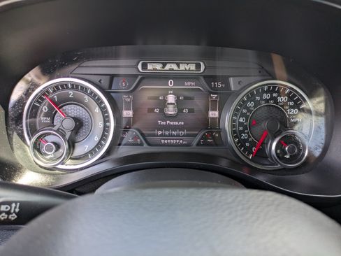 Used 2019 RAM 1500 Big Horn RWD image 24