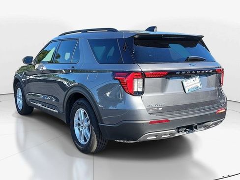 Used 2025 Ford Explorer Active w/ Active Comfort Package RWD image 5