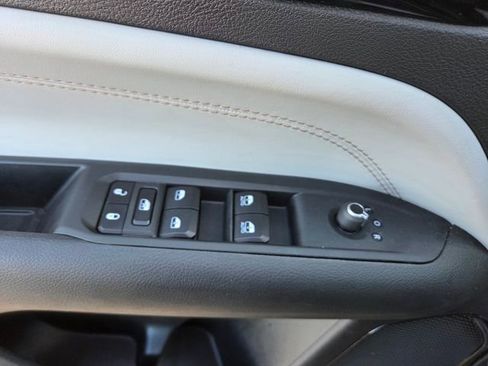 Used 2025 Jeep Compass Limited w/ Sun & Sound Group AWD/4WD image 18