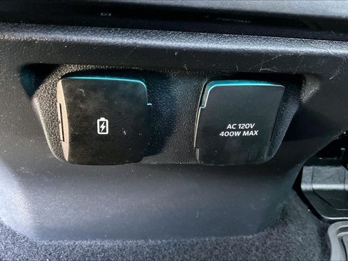 Used 2023 Ford F150 Lariat AWD/4WD image 31