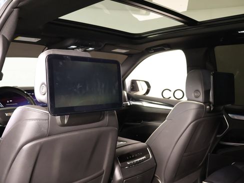 Used 2025 Cadillac Escalade Sport w/ Touring Package AWD/4WD image 14