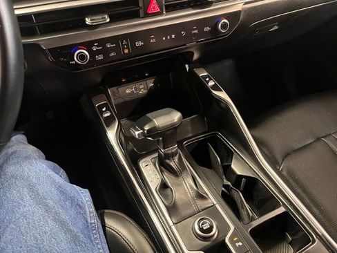 Used 2024 Kia Sorento S image 28