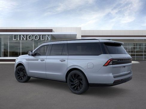 New 2025 Lincoln Navigator L Reserve w/ Jet Appearance Package AWD/4WD image 4