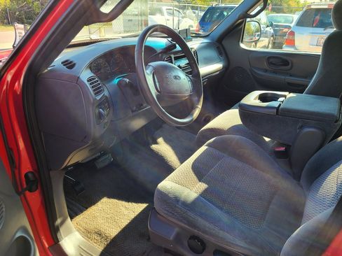 Used 2001 Ford F150 XLT image 10