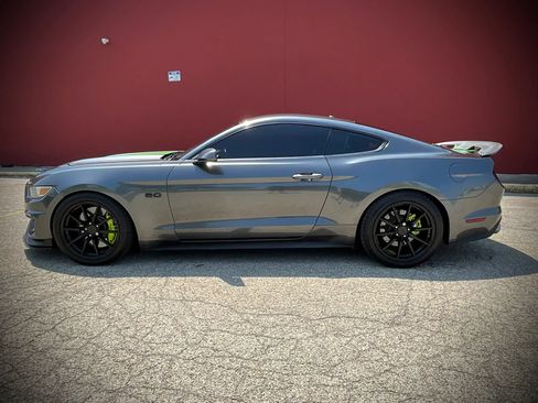 Used 2017 Ford Mustang GT Premium w/ GT Performance Package RWD image 2