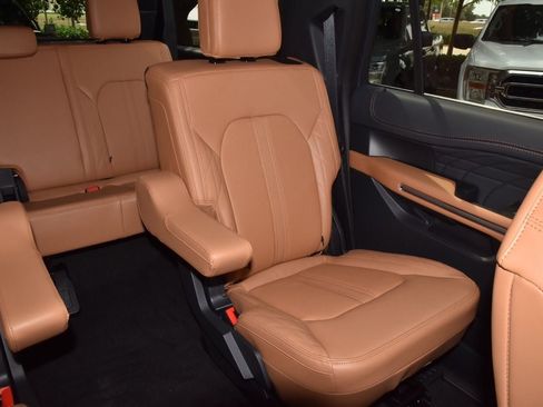 Certified 2024 Ford Expedition Max Platinum AWD/4WD image 22